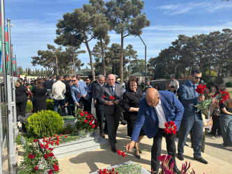 ll Vətən müharibəsi zamanı şəhid olan qəhrəman Azərbaycan oğullarının məzarları II Fəxri Xiyabanda ziyarət olundu