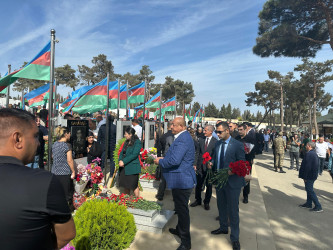 ll Vətən müharibəsi zamanı şəhid olan qəhrəman Azərbaycan oğullarının məzarları II Fəxri Xiyabanda ziyarət olundu