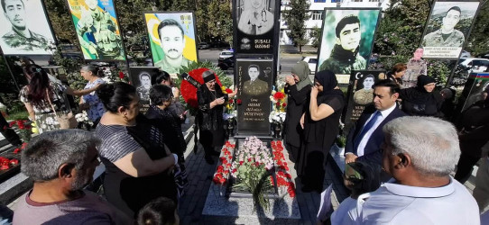 “Anım günü”ndən başlayaraq Bakı şəhəri və respublikamızın müxtəlif rayonlarında şəhid ailələrini və məzarlarını ziyarət etmiş, şəhidlərimizin əziz xatirəsinə ehtiram əlaməti olaraq ağacəkmə aksiyaları keçirilmiş, ehsan süfrələri açılmışdır