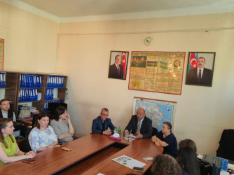 21.05.2026-cı il tarixdə Şuşa Rayon İcra Hakimiyyətinin başçısı cənab Bayram Səfərovun sakinlərlə növbəti səyyar görüşü Yasamal rayonu, Şuşa Humanitar Kollecində keçirildi