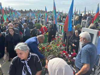 ll Vətən müharibəsi zamanı şəhid olan qəhrəman Azərbaycan oğullarının məzarları II Fəxri Xiyabanda ziyarət olundu