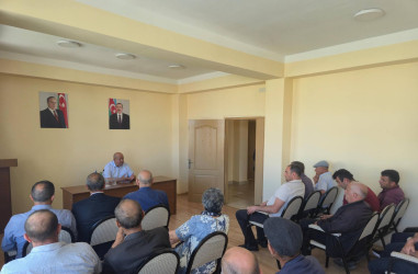 26.05.2026-cı il tarixdə Şuşa Rayon İcra Hakimiyyətinin başçısı cənab Bayram Səfərov sakinlərlə növbəti səyyar qəbulunu Kürdəmir rayonu ərazisində salınmış 564 ailəlik məcburi köçkün qəsəbəsində keçirmişdir