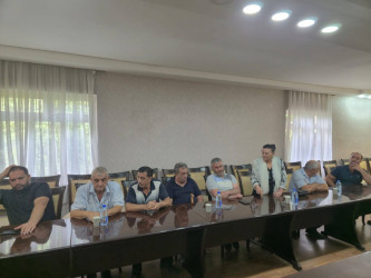 Şuşa Rayon İcra Hakimiyyətinin başçısı cənab Bayram Səfərov sakinlərlə növbəti səyyar qəbulunu 21.08.2026-cı il tarixdə İmişli rayonu, Yeni Azərbaycan Partiyasının binasında rayon sakinləri ilə keçirdi